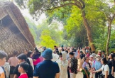 Nghệ An: Khu di tích Kim Liên đón hàng nghìn lượt du khách