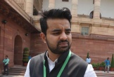 Nghị sĩ trẻ Ấn Độ bị tố quay 3.000 video quấy rối tình dục phụ nữ