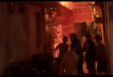Clip lửa đỏ rực, cháy bùng bùng trong ngôi nhà ở Trung Kính khiến 14 người tử vong