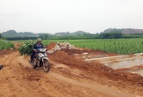 Nghệ An: Người dân bất an khi di chuyển trên tuyến đường huyện đang thi công