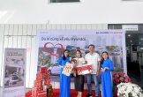 Hyundai Vinh trao quà tri ân Chung kết cuộc thi 'Du hí cùng xế yêu Hyundai'