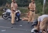 Một CSGT và 2 người dân nguy kịch khi xe mô tô đặc chủng va chạm với xe máy