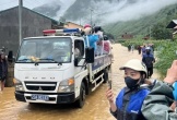CSGT Hà Giang đưa 400 du khách qua điểm ngập an toàn