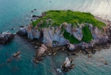Phát hiện hòn đảo hoang sơ hình thù kỳ lạ ở biển miền Trung, rộng chưa đến 1km2, không có dân sinh sống