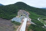 Bên trong hầm xuyên núi hơn 1.000 tỷ đồng qua Hà Tĩnh