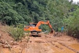 Nghệ An: Tuyến đường độc đạo đi cửa khẩu quốc tế Nậm Cắn tê liệt vì sạt lở