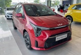 Kia Morning 'tứ bề thọ địch'