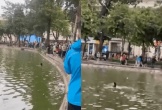 Xôn xao clip cô gái không mặc quần áo, nghi đuối nước ở hồ Hoàn Kiếm