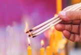 Sai khung giờ thắp hương, gia đạo dễ gặp chuyện chẳng lành