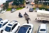 Video trùm cờ bạc trực tuyến nổ súng trốn chạy ngay trong sân tòa án ở Campuchia