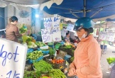 Giá rau, củ quả vọt lên như thời... COVID-19