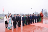 Đoàn đại biểu HĐND tỉnh Nghệ An dâng hoa tưởng niệm Chủ tịch Hồ Chí Minh