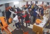 Gia đình cô dâu, chú rể vác ghế lao vào ẩu đả trong đám cưới