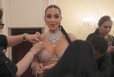 Kim Kardashian mất viên kim cương ở siêu đám cưới Ấn Độ