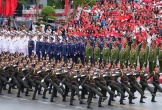 Hàng vạn người đội mưa tham gia diễu hành chào mừng 70 năm Ngày giải phóng Hải Phòng