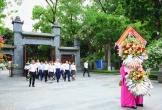 Đoàn đại biểu cấp cao Thủ đô Viêng Chăn, nước Cộng hoà DCND Lào dâng hoa, dâng hương tại Khu di tích Kim Liên