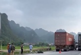 Tai nạn liên hoàn giữa xe đầu kéo và 3 xe máy, 2 người thương vong