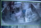 Xem camera an ninh, phát hiện 
