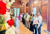 Đoàn đại biểu thành phố Hà Nội dâng hương tại Đền thờ gia tiên Chủ tịch Hồ Chí Minh, tỉnh Nghệ An