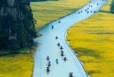 Dòng sông Ngô Đồng phủ sắc vàng chào đón Tuần du lịch Ninh Bình 2025