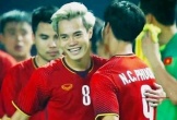 Văn Toàn nhận món quà đặc biệt từ Công Phượng
