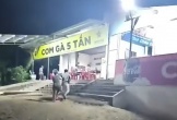 Xác minh vụ khách bị đánh gãy ngón tay sau khi phàn nàn giá cơm gà