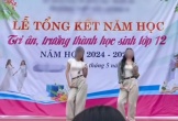 Nghệ An: Gần 8 triệu lượt xem và tranh luận về màn nhảy nhạc TikTok lắc hông của 2 nữ sinh trong lễ bế giảng
