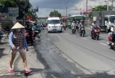 Người đàn ông đang giao thức ăn cho khách, ngã xuống đường tử vong