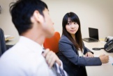 Sếp lẻn vào nhà, nằm lên giường nữ nhân viên ở Nhật Bản
