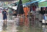 Tiểu thương khu chợ lớn nhất Nghệ An sắp thoát cảnh chạy lụt giữa đêm