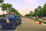 Xác minh ô tô biển xanh liên tục 'tạt đầu', chửi bới tài xế xe khác trên đường