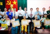 Nghệ An trao Huy hiệu Đảng cho 5 đảng viên lão thành tại huyện Đô Lương