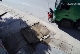 VIDEO: Qua đường bất cẩn, người đi xe máy bị xe đầu kéo tông