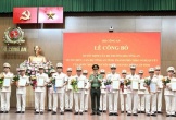 Đại tướng Lương Tam Quang trao quyết định cho 34 giám đốc công an tỉnh, thành phố
