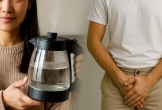 Người đàn ông bị vợ tấn công bằng nước sôi trong lúc ngủ