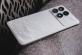 Vì sao smartphone cao cấp vẫn trầy xước như các mẫu giá rẻ