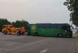 Cú sốc bóng đá Trung Quốc: Đến xe buýt chuyên chở cầu thủ cũng bị siết nợ