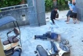 Nam thanh niên đang ngồi trong sân thì bị đâm tử vong: Nghi phạm đã nhảy cầu tự tử