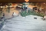 Khoảnh khắc ô tô đâm liên hoàn nhiều phương tiện ở Dương Nội