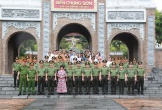 Đồng chí Thượng tướng Phạm Thế Tùng - Thứ trưởng Bộ Công an dâng hoa, dâng hương tưởng niệm Chủ tịch Hồ Chí Minh và các anh hùng liệt sĩ