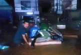 Người dân miền núi Nghệ An hối hả chạy lũ trong đêm