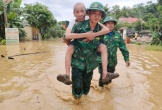 Bộ đội Biên phòng giúp người dân biên giới Nghệ An khắc phục hậu quả mưa lũ