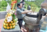 Thủ tướng dâng hương viếng các Anh hùng liệt sĩ tại Quảng Trị
