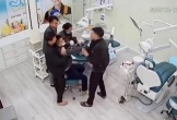 Xông vào phòng khám nha khoa đánh người gây thương tích, nhóm thanh niên bị khởi tố