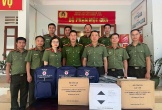 Cục Y tế, Bộ Công an sẻ chia với lực lượng Công an và Nhân dân Nghệ An vùng chịu ảnh hưởng lũ lụt
