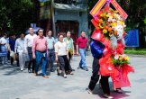 Đoàn Đại sứ đặc mệnh toàn quyền nước CHDCND Lào dâng hoa, dâng hương tại Khu Di tích Quốc gia đặc biệt Kim Liên