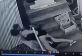 Ngã khỏi tầng 2 khi ôm bạn trai, người phụ nữ tử vong tại quán bar