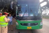 Tài xế không có giấy phép lái xe còn chở dư 21 người, bị phạt hơn 234 triệu đồng