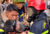 Người đàn ông nghi phóng hỏa, mắc kẹt trong căn nhà cháy