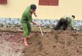 Công an xã Mỹ Lý hỗ trợ xây dựng Trạm y tế vùng tâm lũ